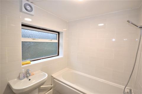 3 bedroom terraced house to rent, Acacia Road, London E17