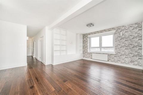 2 bedroom flat for sale, Springfield Grove, London SE7