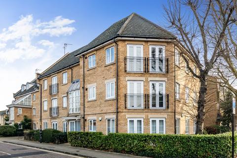2 bedroom flat to rent, Newent Close, London, SE15