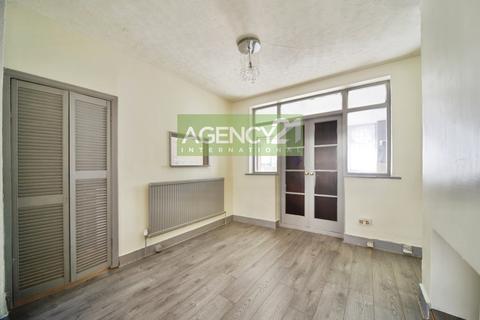 3 bedroom house to rent, Lawrence Ave, Manor Park, E12