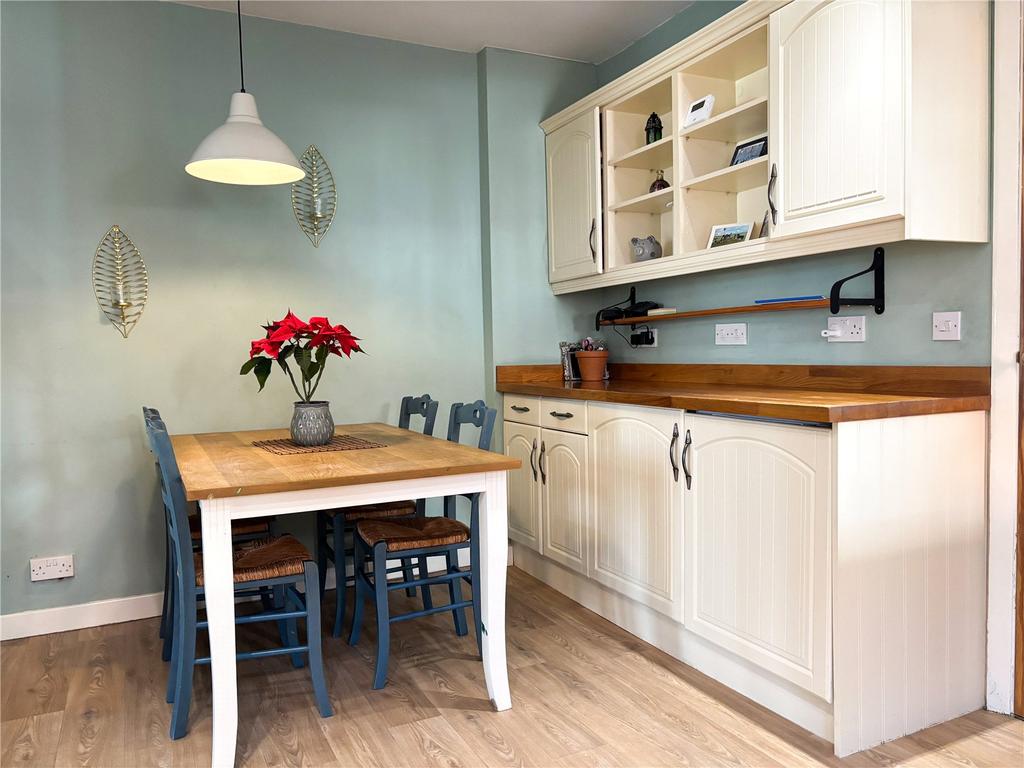 Kitchen/Dining