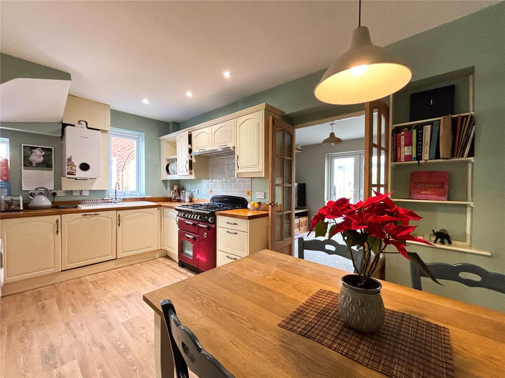 Kitchen/Dining