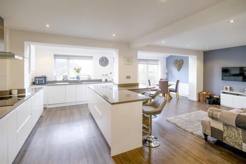 4 bedroom detached house for sale, Ryefields, Holmfirth HD9