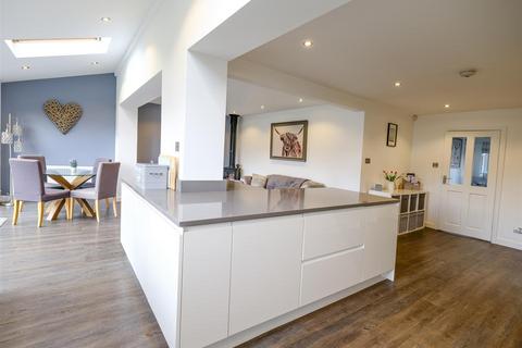 4 bedroom detached house for sale, Ryefields, Holmfirth HD9