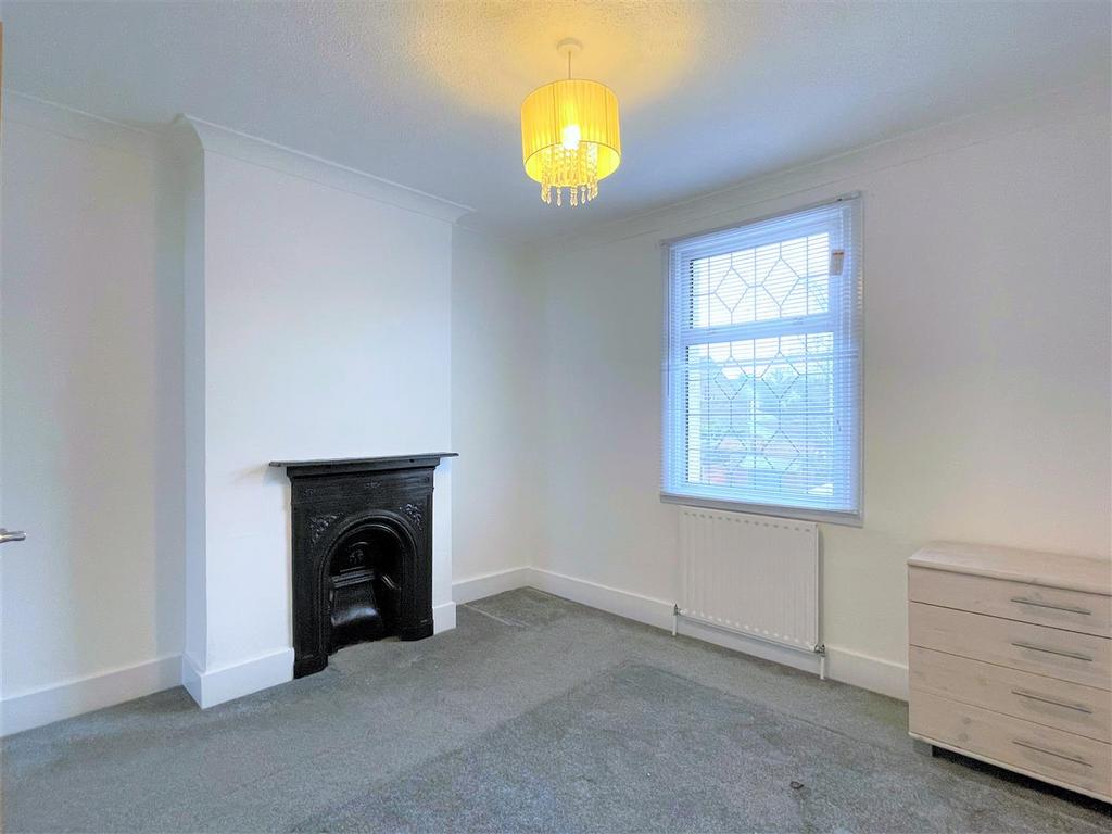 Bedroom2.e.jpg