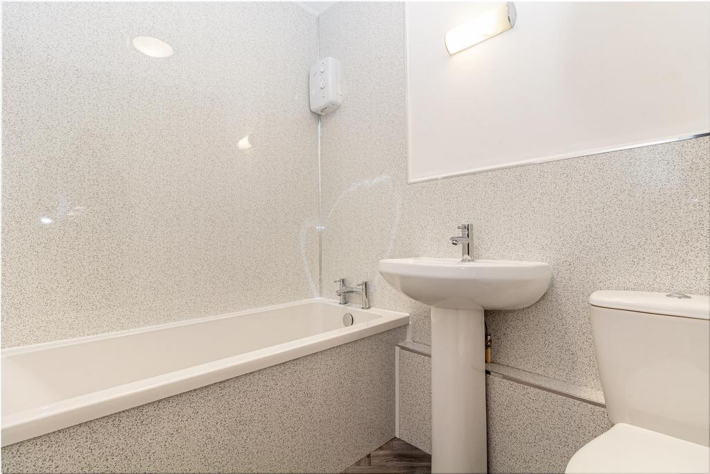 Bathroom1.jpg