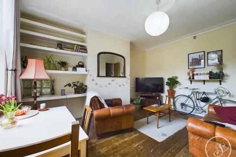 2 bedroom terraced house to rent, Haddon Place, Leeds