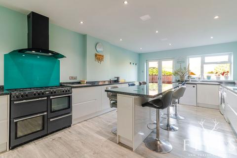 2 bedroom semi-detached bungalow for sale, Burley Road, Christchurch BH23