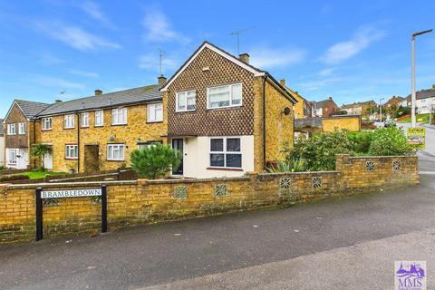 2 bedroom end of terrace house for sale, Churchill Avenue, Chatham