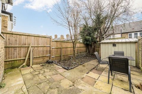 3 bedroom house to rent, Lessingham Avenue, London SW17