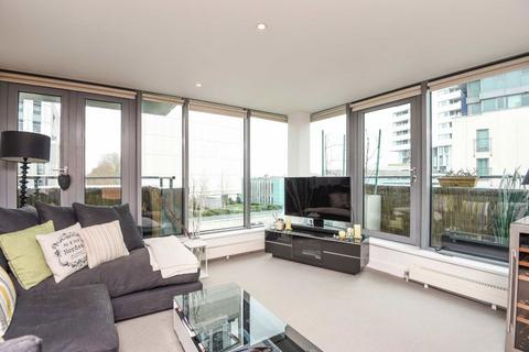 2 bedroom flat to rent, Hardwicks Square, London SW18