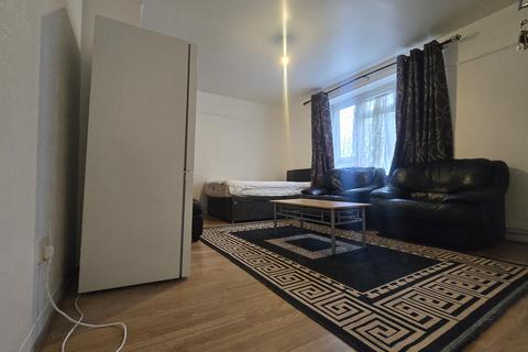 1 bedroom apartment to rent, Openshaw Road, London