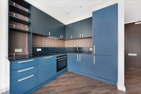 1 bedroom flat for sale, London TW18