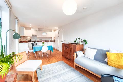 2 bedroom flat to rent, 15 Trafalgar Gardens, Stepney Green E1