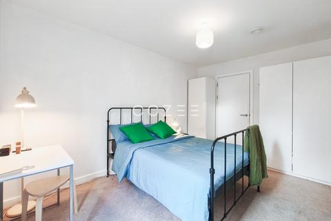 2 bedroom flat to rent, 15 Trafalgar Gardens, Stepney Green E1