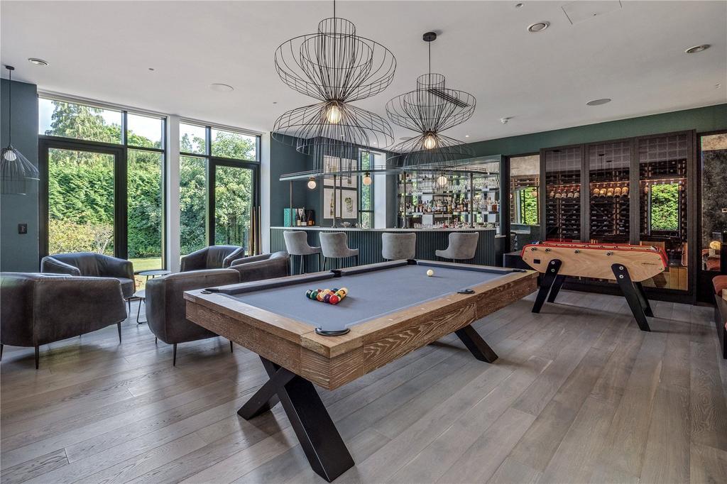Games Room &amp; Bar