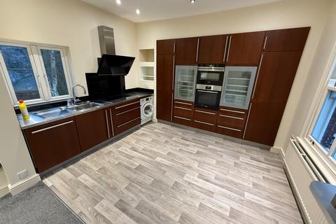 2 bedroom flat to rent, Church Street, Swadlincote, DE11