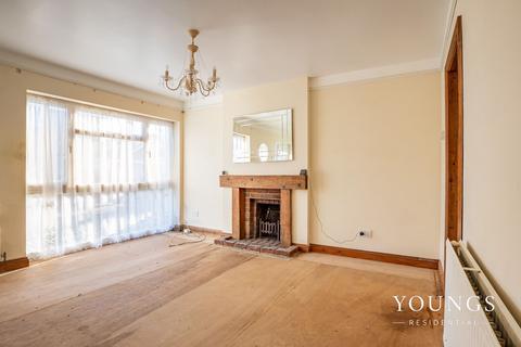 2 bedroom detached bungalow for sale, Dovercliff Road, Canvey Island, SS8