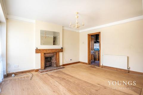 2 bedroom detached bungalow for sale, Dovercliff Road, Canvey Island, SS8