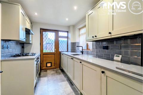 3 bedroom semi-detached house for sale, Farmleigh Avenue, Great Clacton