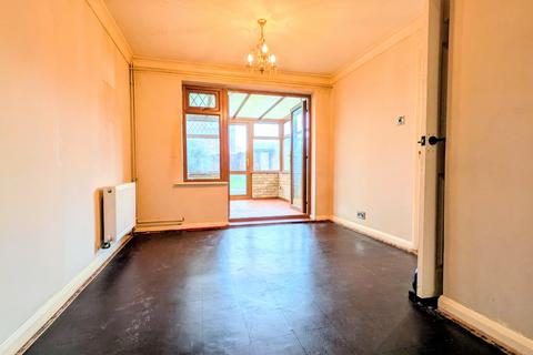 3 bedroom semi-detached house for sale, Farmleigh Avenue, Great Clacton