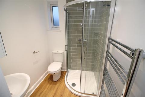 2 bedroom flat to rent, Church Road, Redfield, BS5