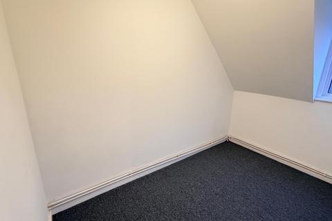 3 bedroom flat to rent, London, E7