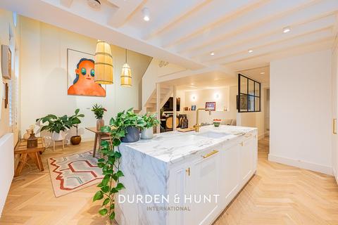 2 bedroom apartment for sale, Victory Road, Wanstead E11