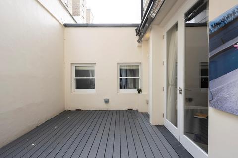 4 bedroom flat to rent, Queen's Gate Place, South Kensington, London, SW7