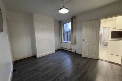 3 bedroom terraced house to rent, Felixstowe IP11