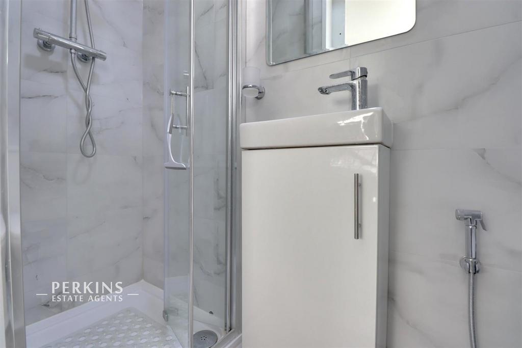 SHOWER.jpg