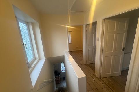 3 bedroom semi-detached house to rent, Olde Hall Road, Wolverhampton WV10