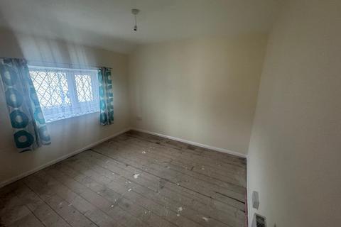 3 bedroom semi-detached house to rent, Olde Hall Road, Wolverhampton WV10