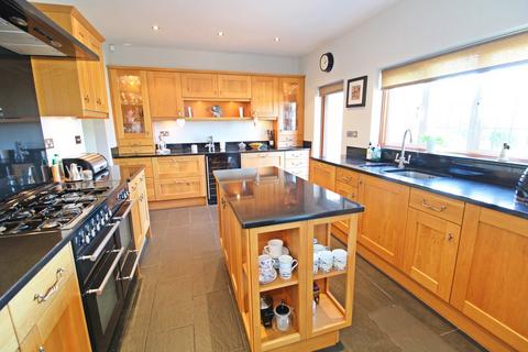 4 bedroom detached house for sale, Wickham Way, Park Langley, Beckenham, BR3