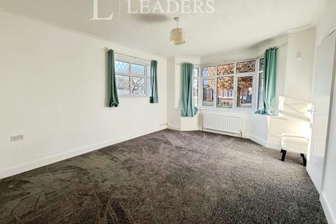 3 bedroom detached house to rent, York Road, Clacton-on-Sea, CO15