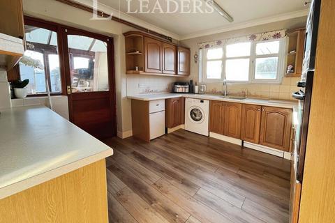 3 bedroom detached house to rent, York Road, Clacton-on-Sea, CO15