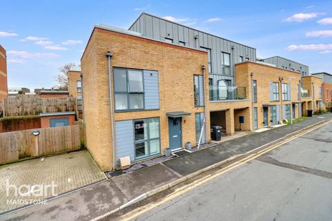 3 bedroom townhouse for sale, Brunswick Street, Maidstone