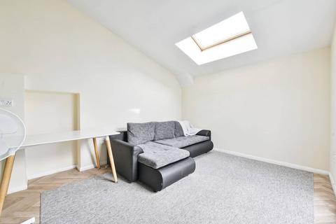 2 bedroom flat to rent, Racton Road, Fulham, London, SW6