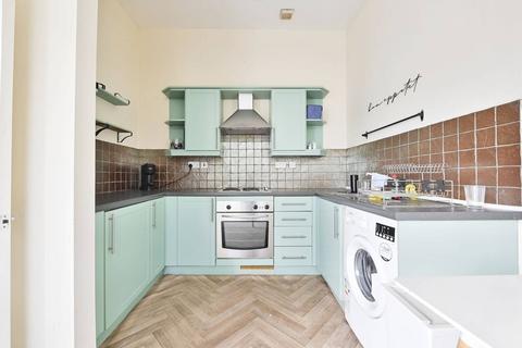 2 bedroom flat to rent, Racton Road, Fulham, London, SW6