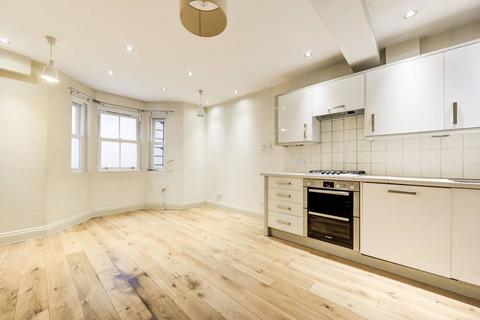 2 bedroom maisonette to rent, Hugon Road, South Park, London, SW6