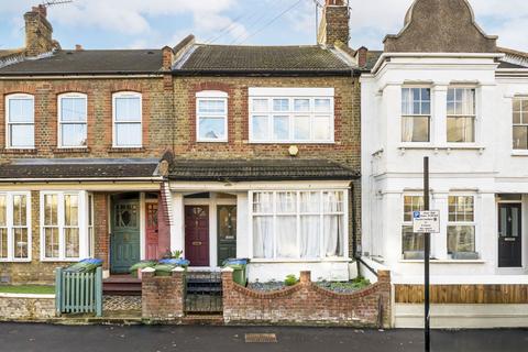 2 bedroom maisonette for sale, Eversley Road, Charlton