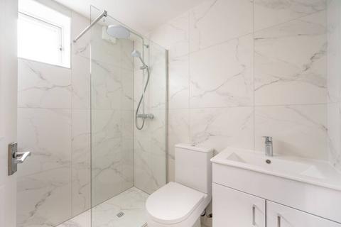 2 bedroom flat to rent, Barking Road, Plaistow, London, E13