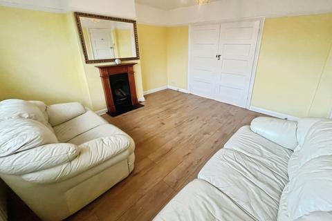 3 bedroom semi-detached house to rent, Penn Close, Greenford