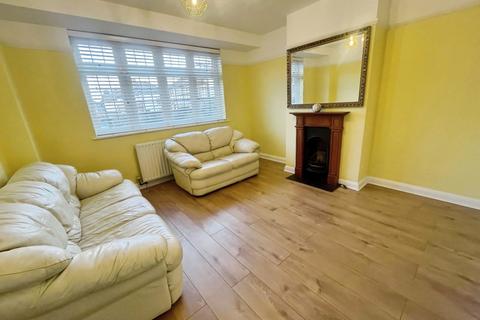 3 bedroom semi-detached house to rent, Penn Close, Greenford