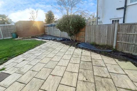 3 bedroom semi-detached house to rent, Penn Close, Greenford