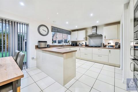 5 bedroom detached house for sale, Foundry Drive, Buckinghamshire MK18