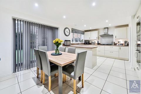 5 bedroom detached house for sale, Foundry Drive, Buckinghamshire MK18