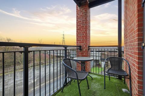 2 bedroom apartment for sale, Cavalier Court, 18 Heriot Road, Rainham, London, RM13 8PZ