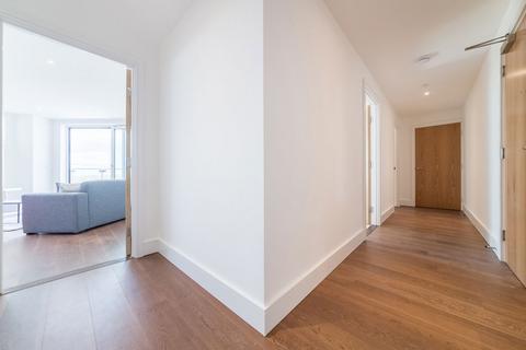 2 bedroom flat to rent, Gateway Tower, Royal Victoria E16