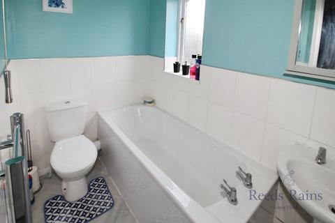 2 bedroom end of terrace house for sale, Hillthorpe Court, West Yorkshire LS10